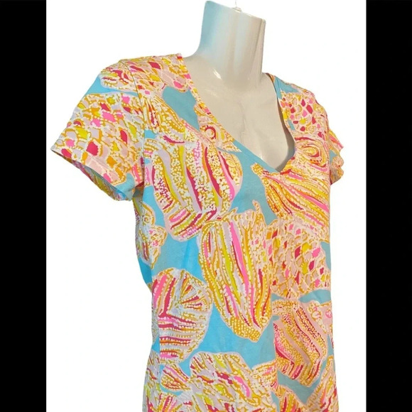 Lilly Pulitzer Short Sleeve T-Shirt - Picture 3 of 8
